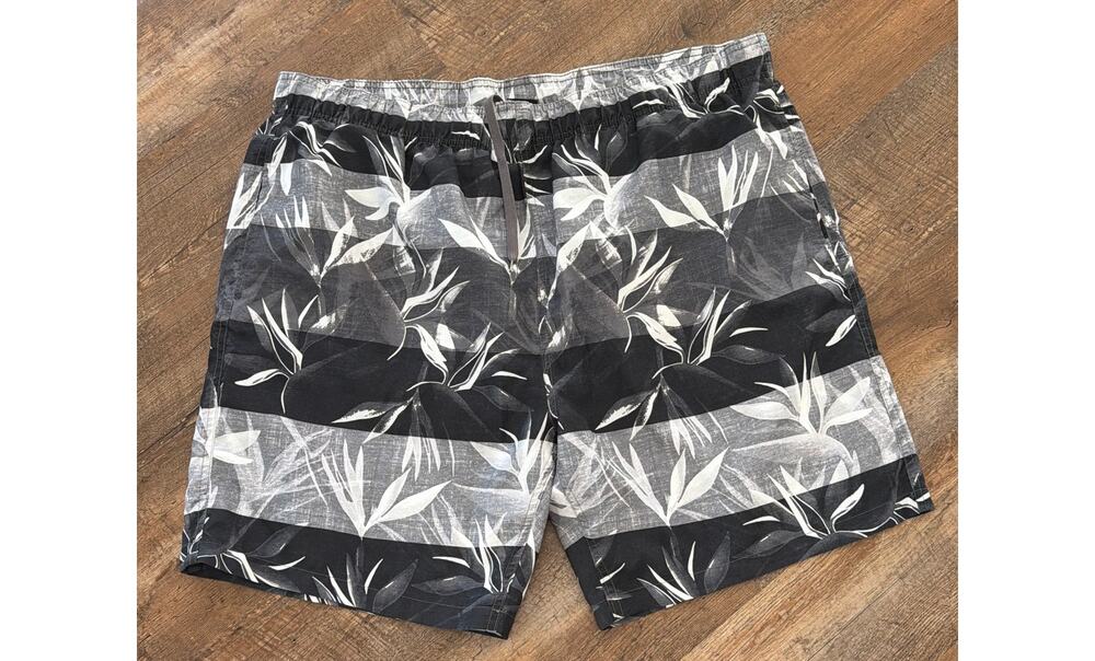 Laguna Originals Swim trunks with pockets black and gray leaf motif 2XL